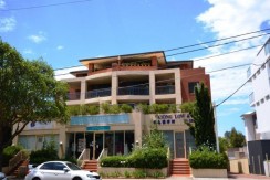 OUTSTANDING PENTHOUSE opposite the Westfield shopping center OUTSTANDING PENTHOUSE opposite the Westfield shopping center